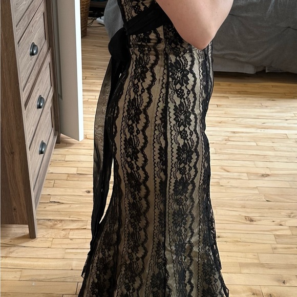 Beautiful prom dress - Picture 2 of 11